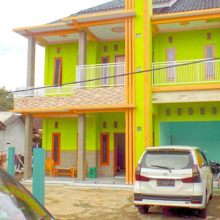 Osingvacation Bed & Breakfast Tamansuruh Ngoại thất bức ảnh