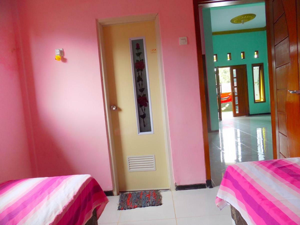 Osingvacation Bed & Breakfast Tamansuruh Ngoại thất bức ảnh